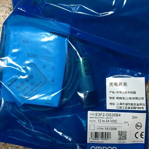 OMRON photoelectric sensor E3F2-DS30B4